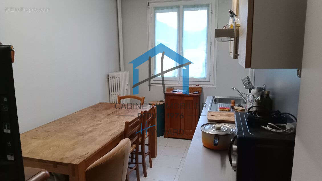 F1 bis de 30.22 m2 en rez de chaussée surélevé Investissement locatif - photo 2