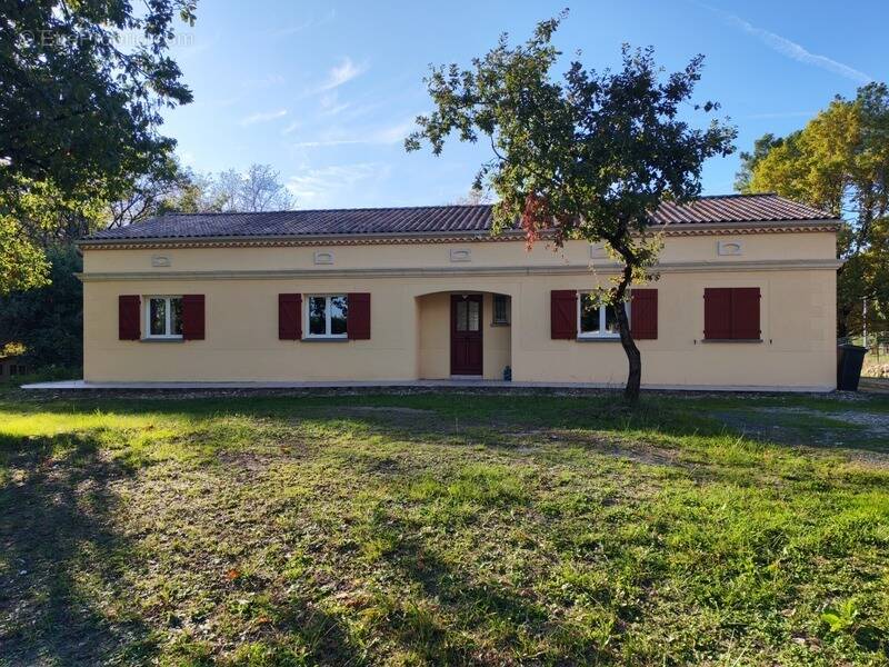 Maison à SAINT-CHRISTOPHE-DE-DOUBLE