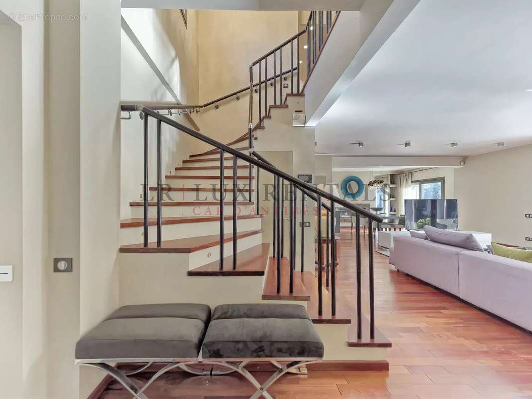 Maison à MOUGINS