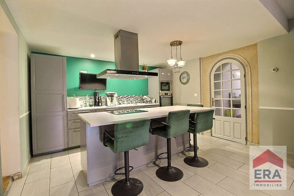 Maison à L'ISLE-SUR-LA-SORGUE