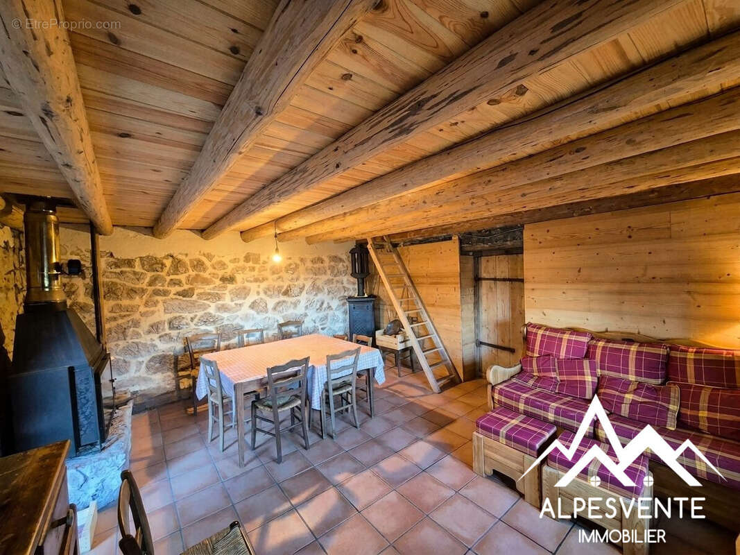 Maison 82 m² à La Baume  - photo 3