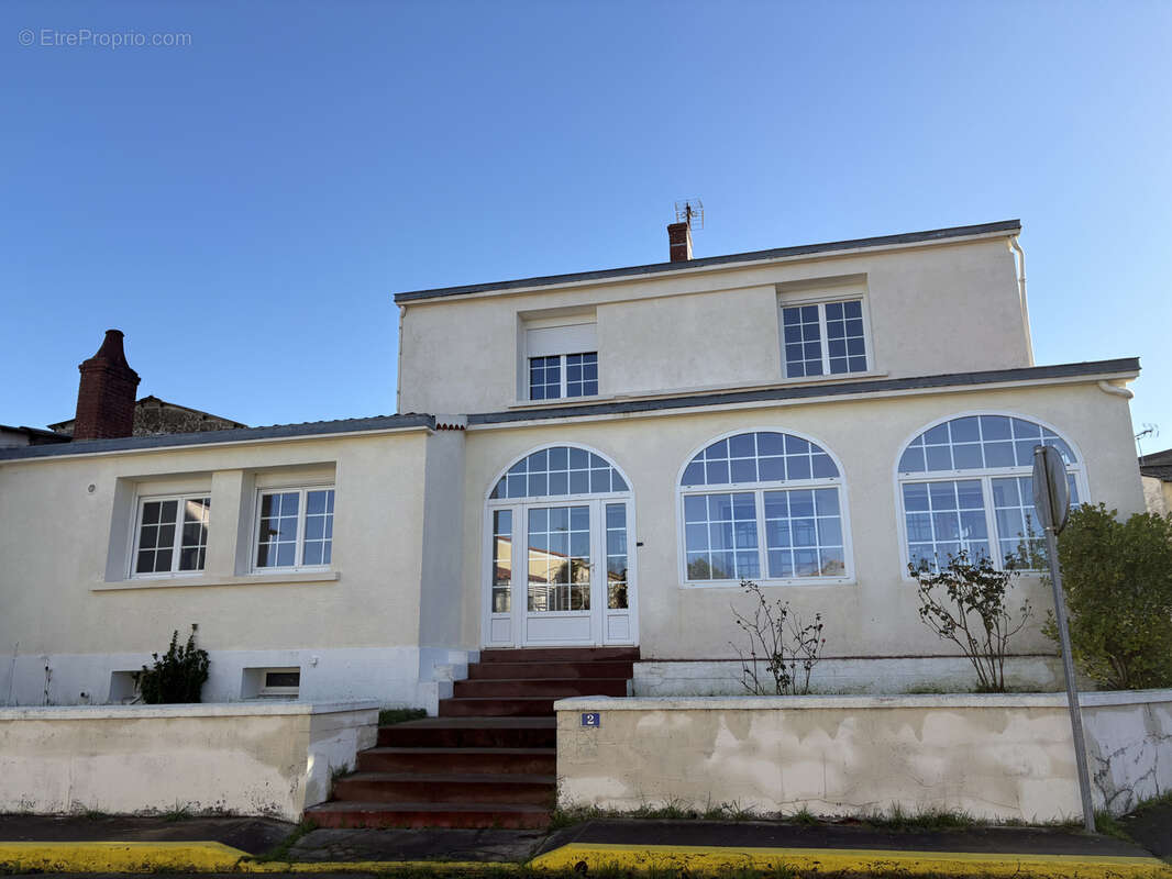 Maison à L'ILE-D'ELLE