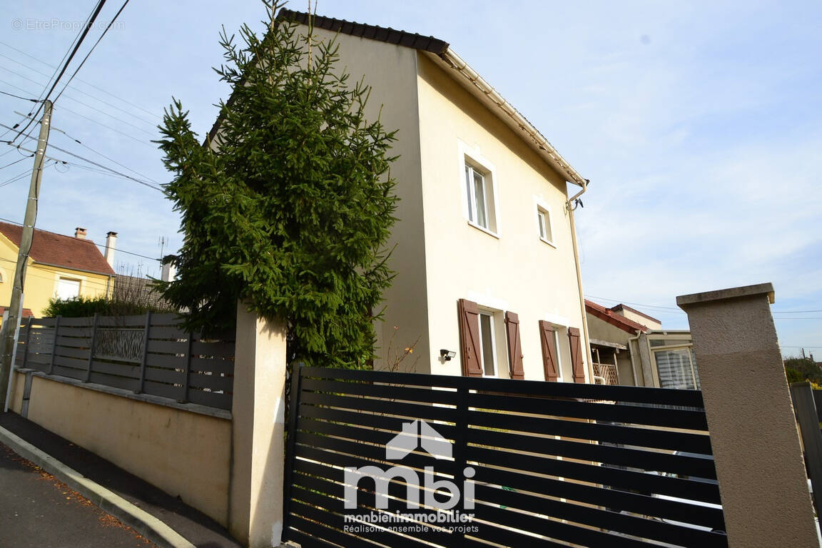 Maison à FOSSES