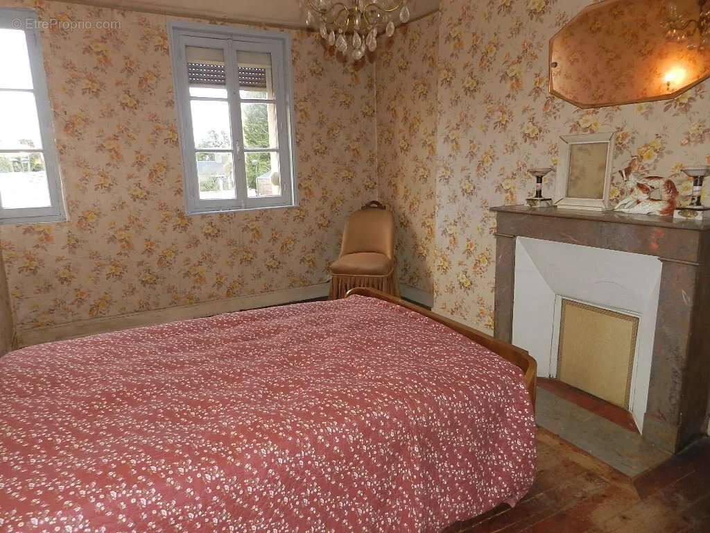 Maison à SAINT-PIERRE-SUR-DIVES