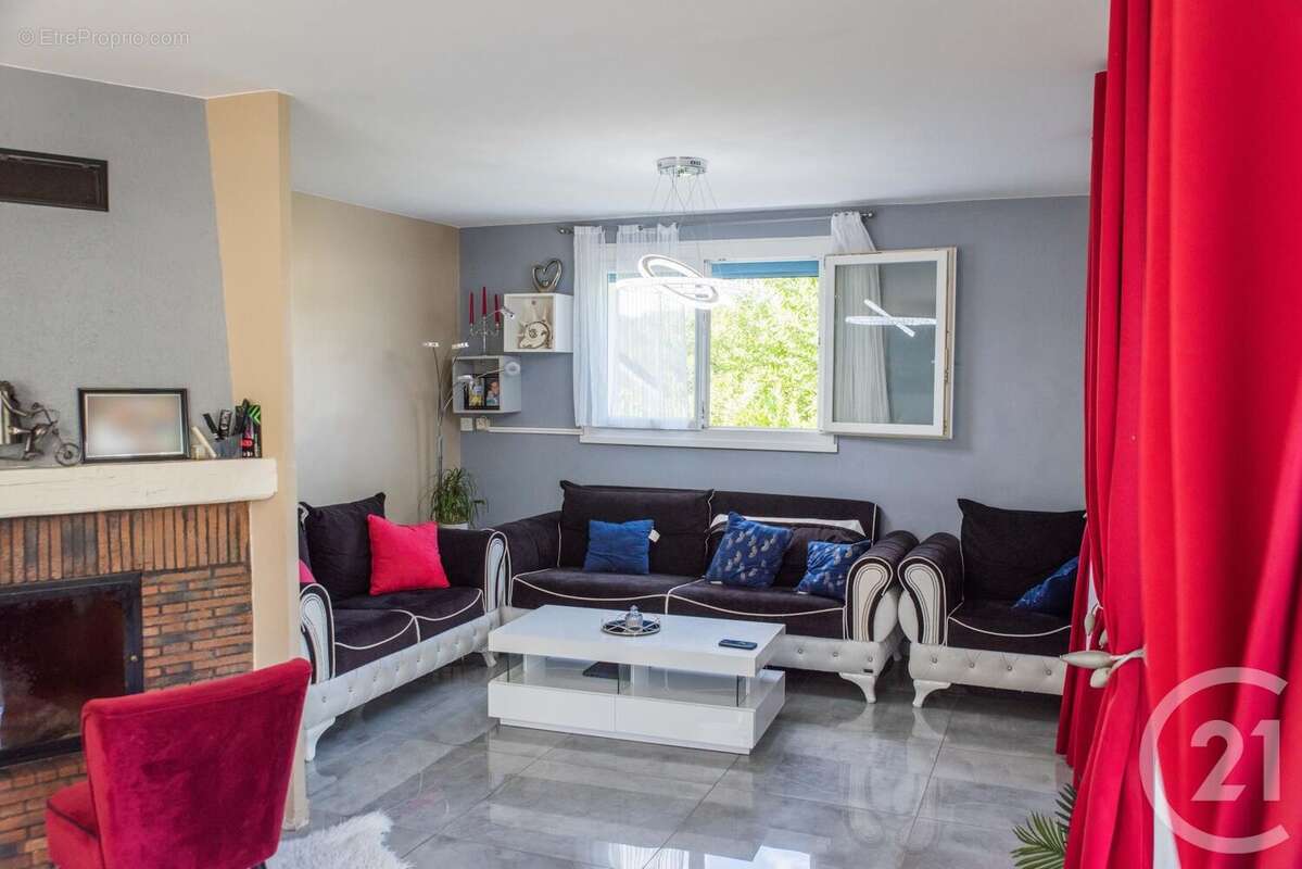 Maison à SATHONAY-CAMP