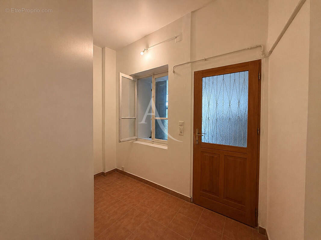 Maison à VINON-SUR-VERDON