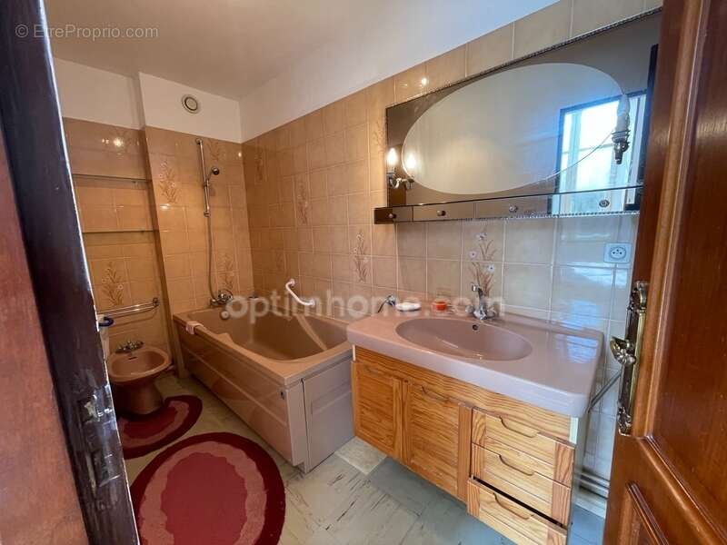 Appartement à SAINT-YRIEIX-LA-PERCHE