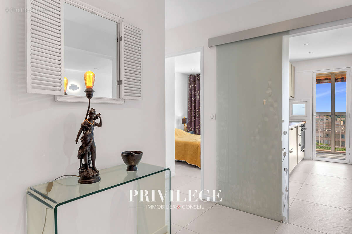 Appartement à MANDELIEU-LA-NAPOULE