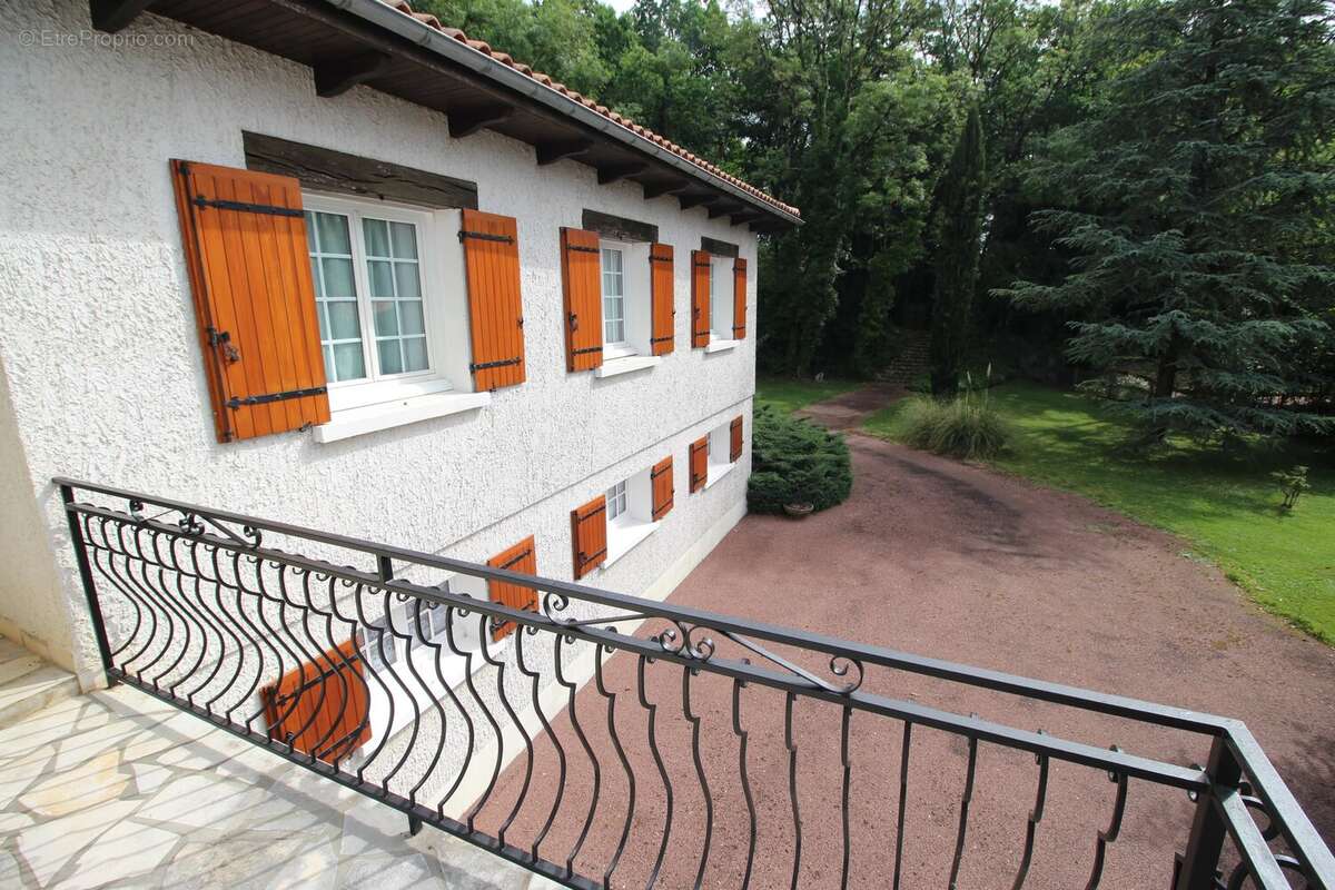 Maison à AUNAC