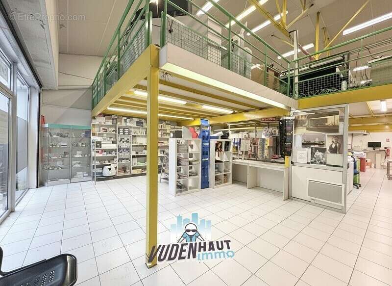 Commerce 375 m² à Toulouse  - photo 3