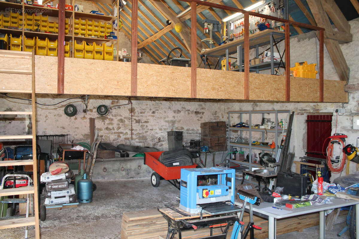 Maison à ECHASSIERES