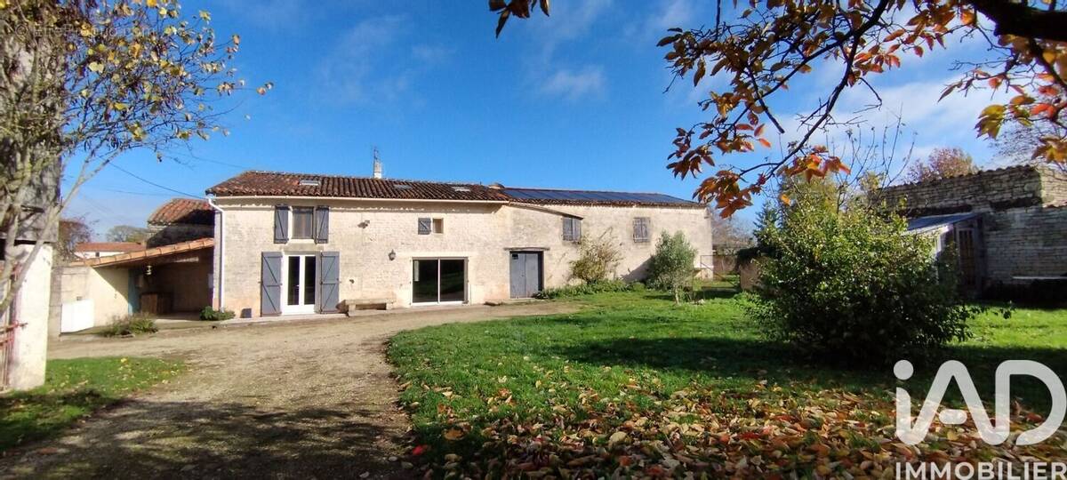 Photo 1 - Maison à PAIZAY-LE-CHAPT