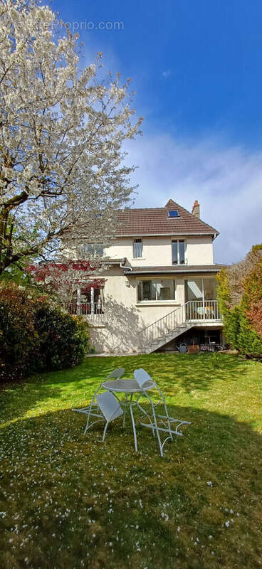 Maison à LIVRY-GARGAN