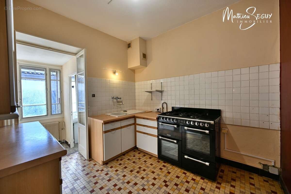 Ancienne maison du menuisier avec son atelier au coeur du village de Millery - photo 48