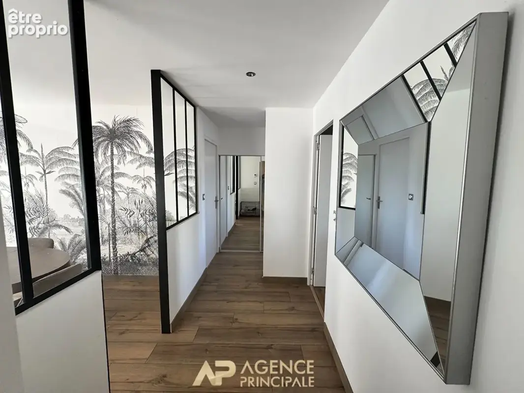 Appartement T4 - 90m2 - Balcon- Parking X2 - Cave - La Rochelle - photo 8