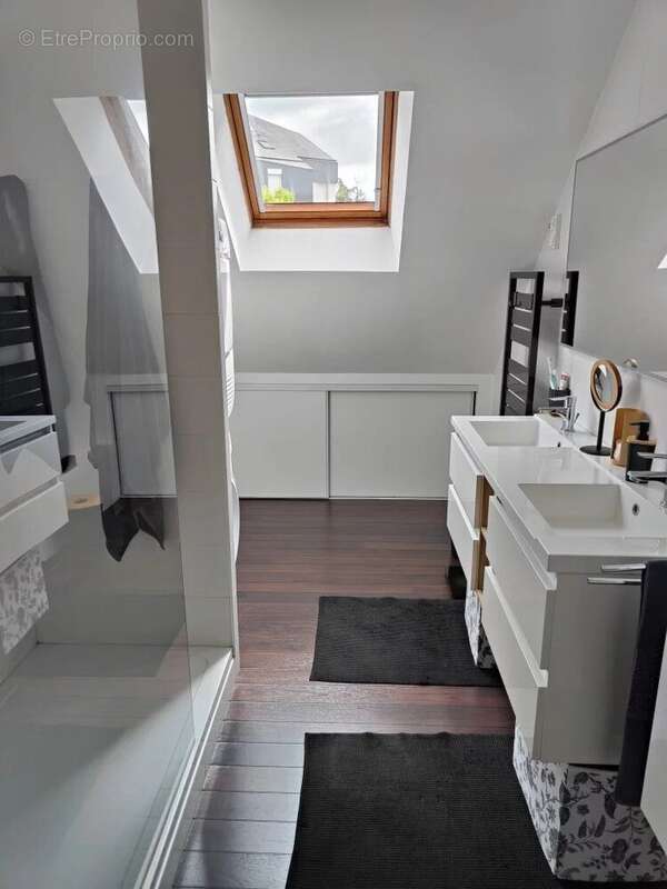 Appartement à SAINT-SEBASTIEN-SUR-LOIRE