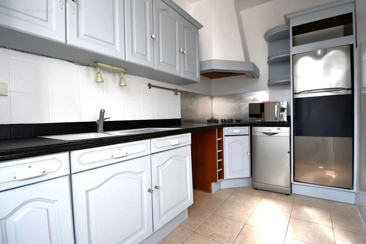 Appartement situé sur le bas CHATOU 4 pièces de 80 m2 au sol - photo 6