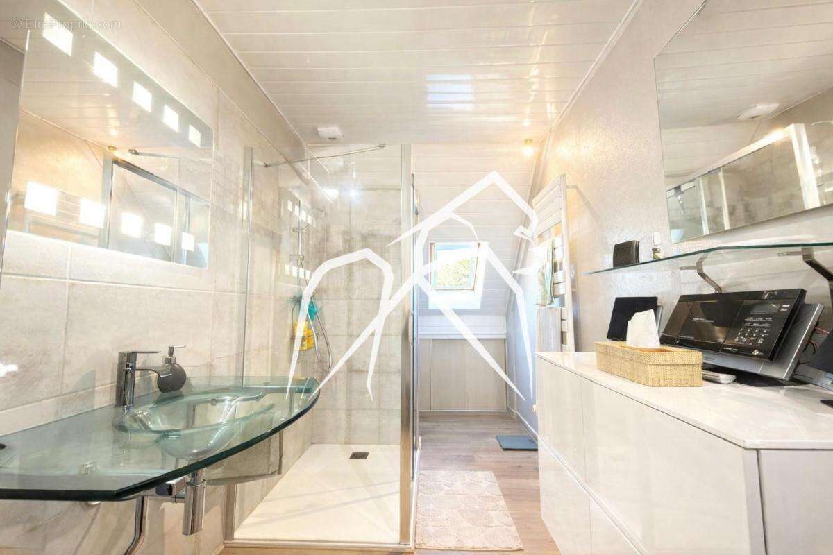 Maison à NOTRE-DAME-DE-BONDEVILLE