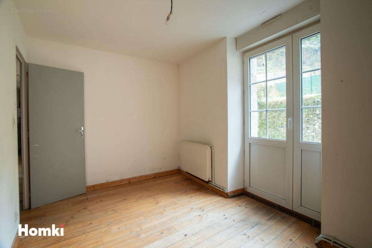 Appartement à LA SEAUVE-SUR-SEMENE