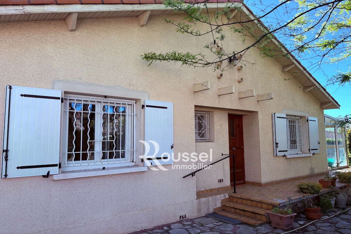 Maison à POUSSAN