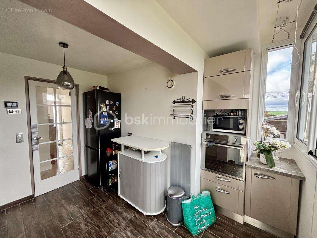 Maison à THORIGNY-SUR-OREUSE