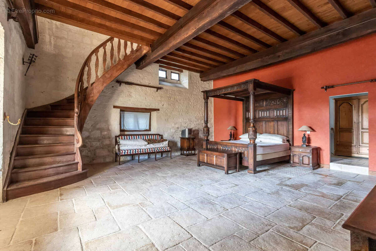 Chateau Estate - photo 13