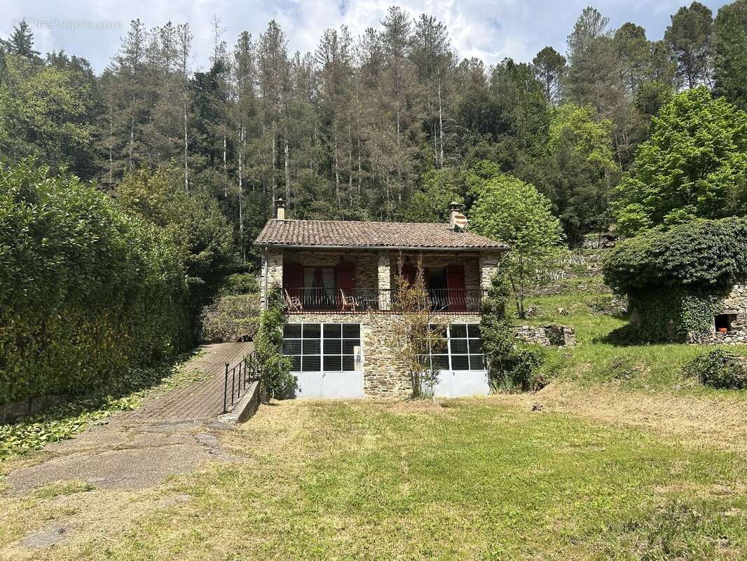 Maison à L&#039;ESTRECHURE