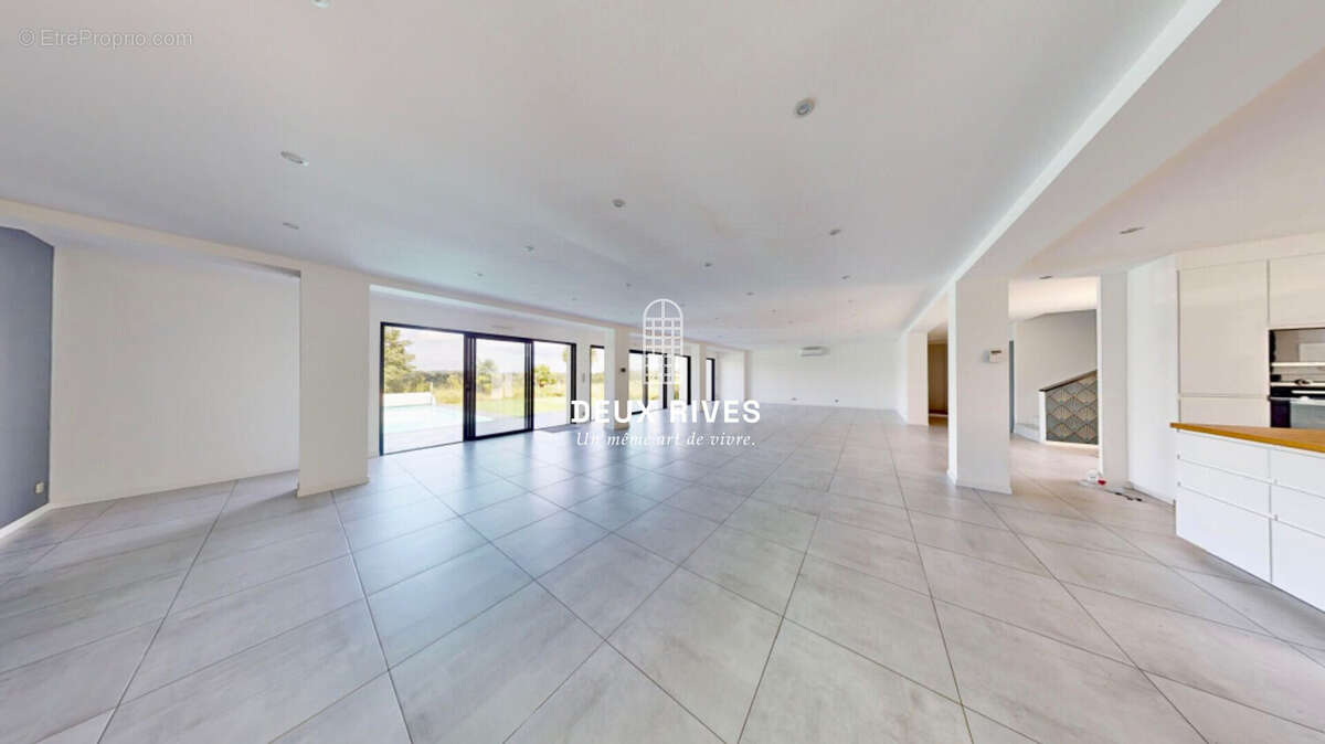 Maison à LA CHAPELLE-SUR-ERDRE