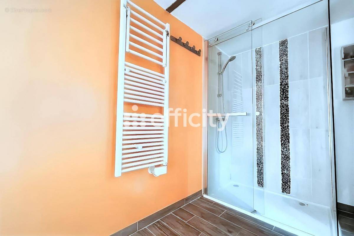 Maison à PERONNE-EN-MELANTOIS