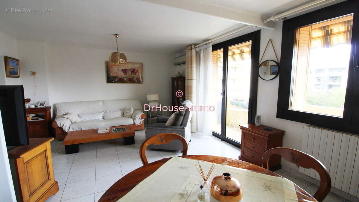 Appartement à MARSEILLE-4E