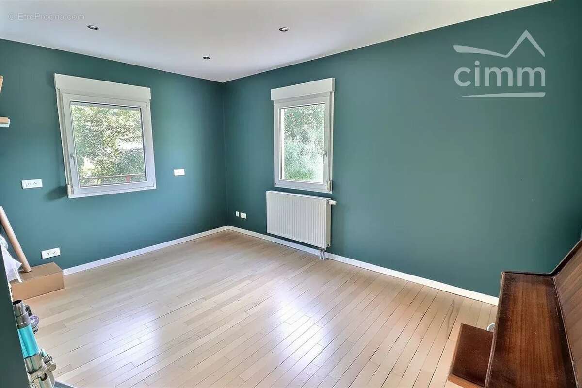 Maison individuelle rénovée de 125 m² – 4 chambres – Terrain de 1 008 m² – PETITE ROSSELLE - photo 5