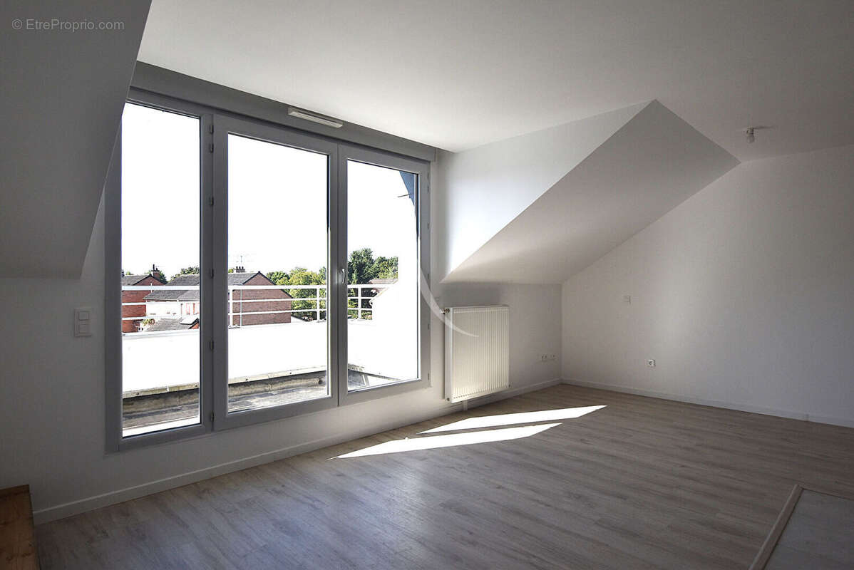 Appartement à COMBS-LA-VILLE