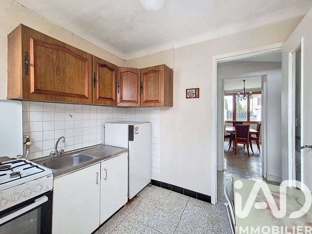 Photo 7 - Maison à LE MESNIL-SAINT-DENIS