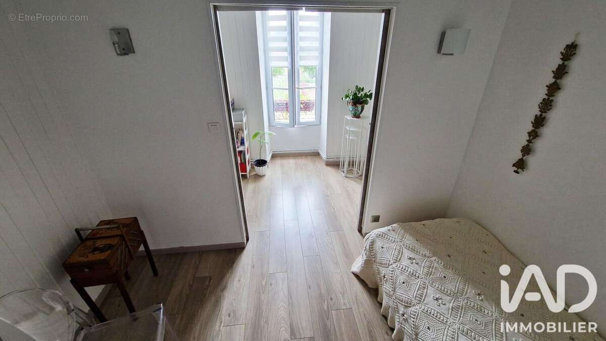 Maison 130 m² à Xanton-Chassenon  - photo 8