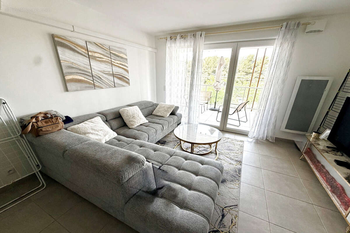Appartement à ROGNAC
