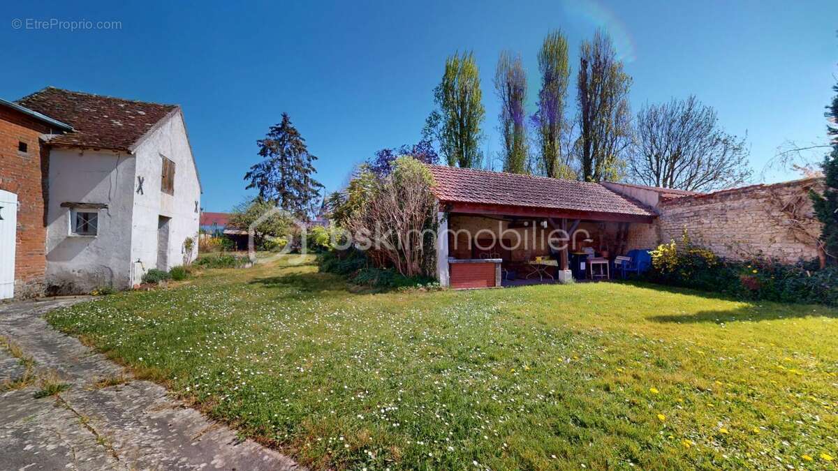 Maison à BOISCOMMUN