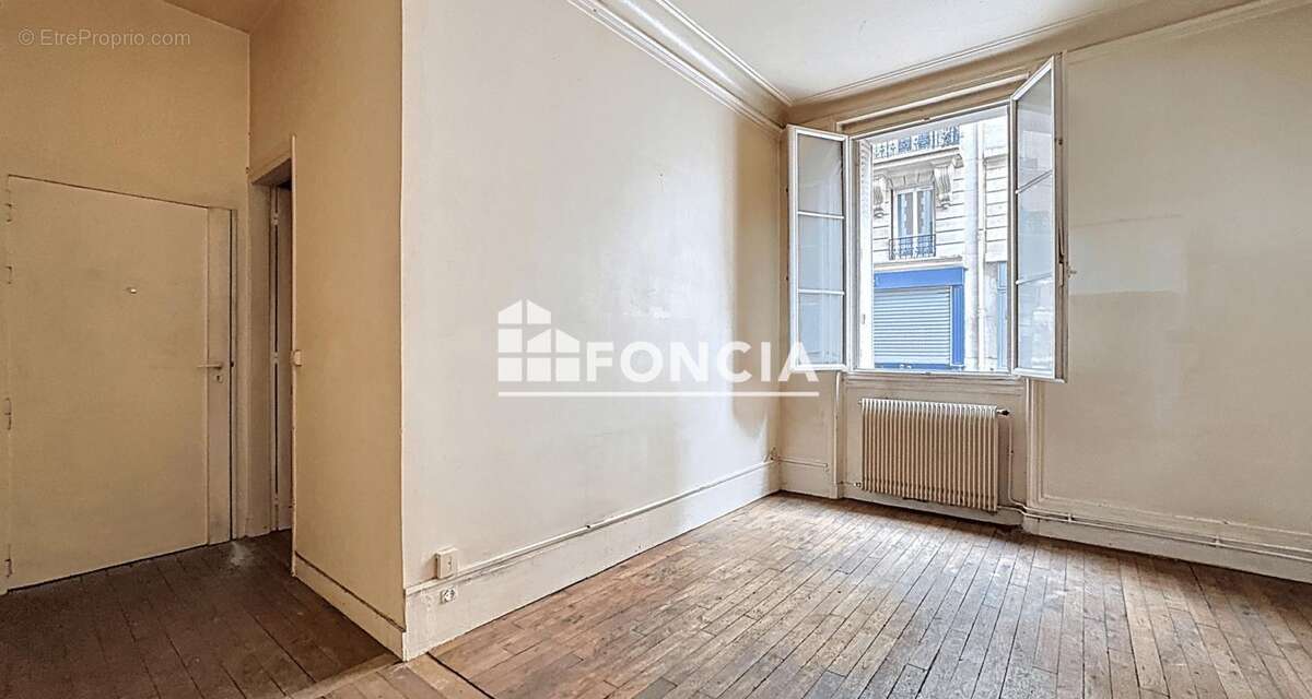 Appartement à PARIS-14E