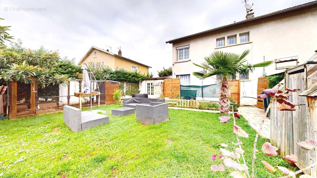 Appartement à SAINT-PRIEST