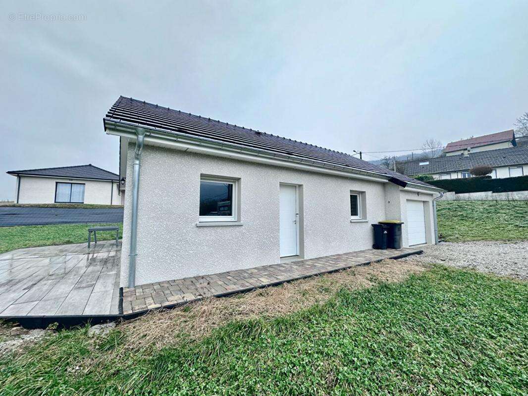 Maison à COURCHATON