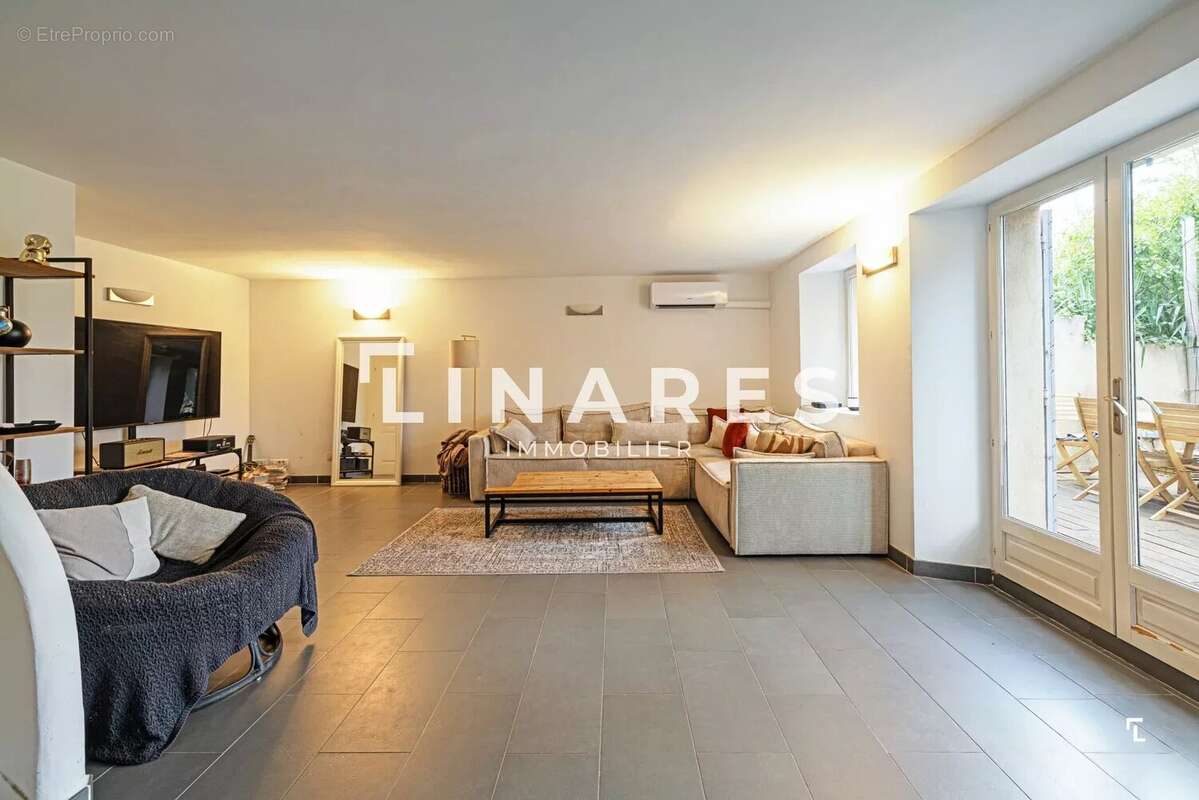 VUE SUR VIGNES - Maison T3 de 92m2 - Terrasse - Jardin - photo 5