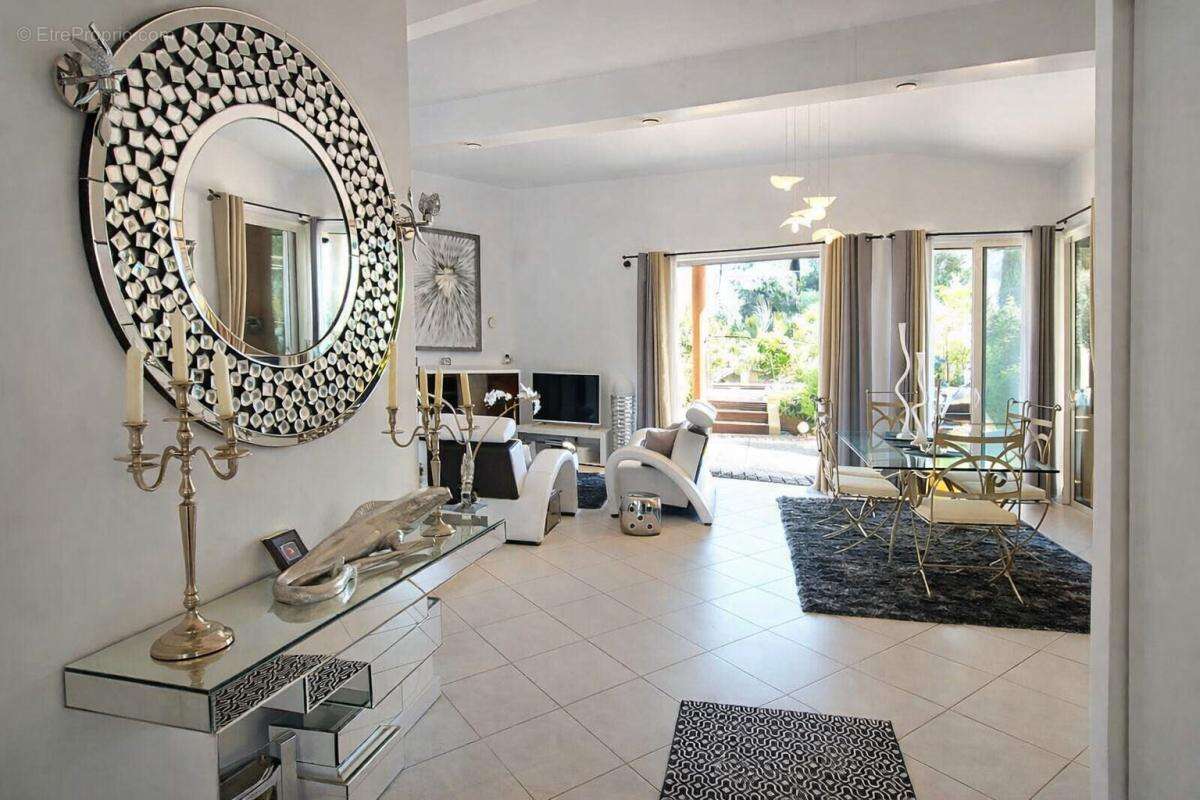 Maison à TRANS-EN-PROVENCE