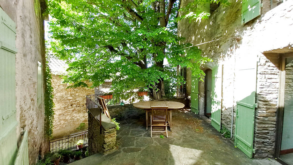 Maison à COLOMBIERES-SUR-ORB