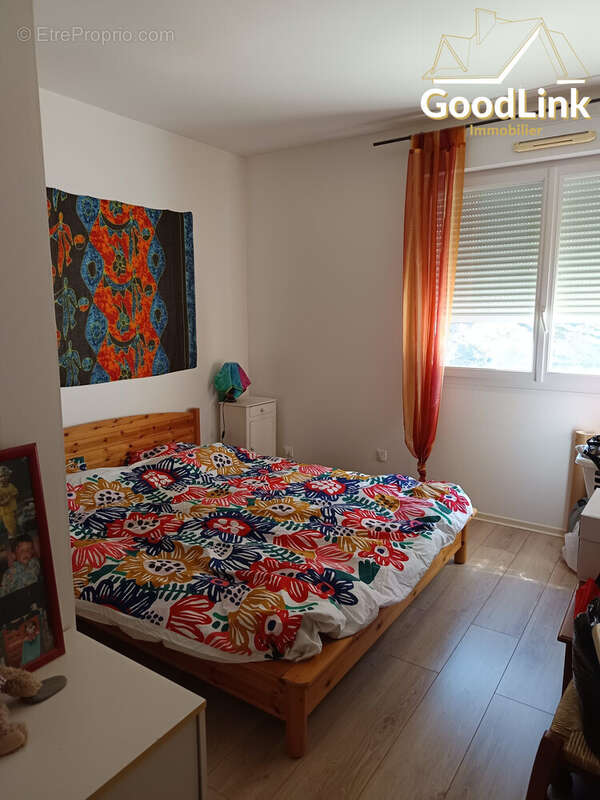 CHAMBRE 1 - Appartement à CORBEIL-ESSONNES