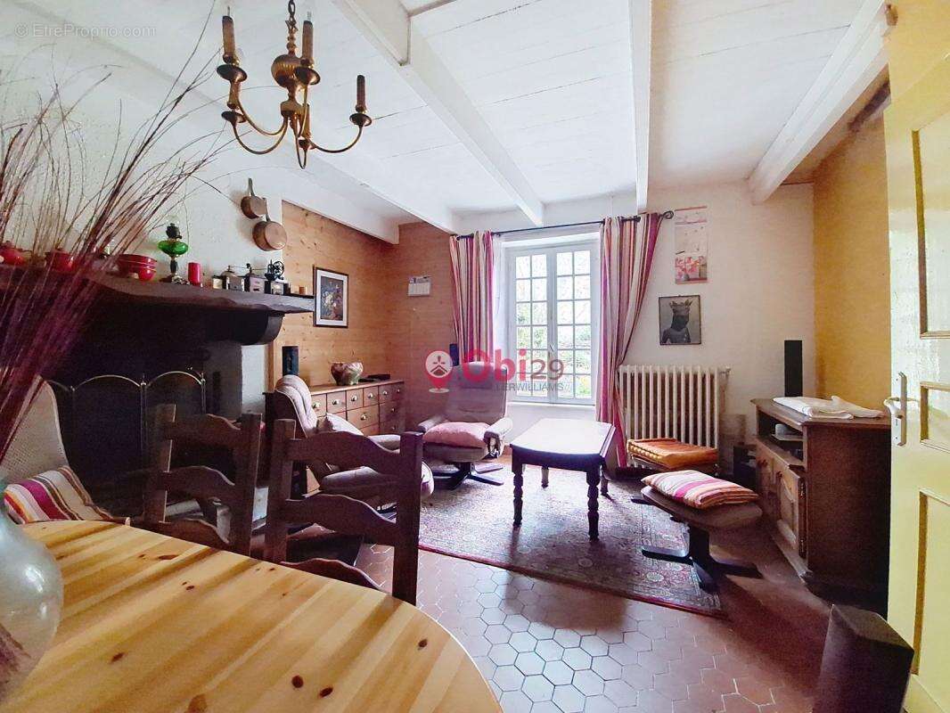 Maison à PLOMODIERN