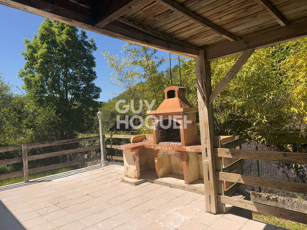 Maison à LAROQUE-DES-ARCS