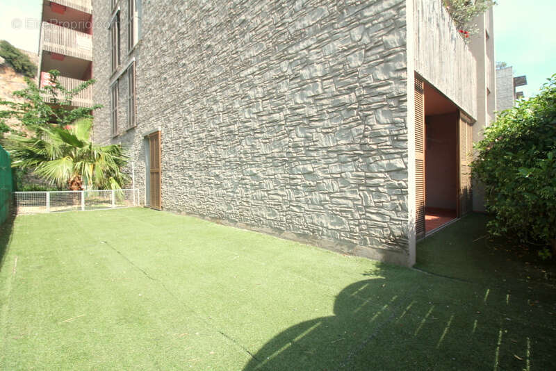 Bel appartement T3 avec terrasse, jardin, place de stationnement à Balaruc-Les-Bains - photo 9