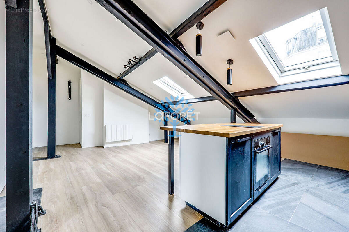 Appartement à PARIS-20E