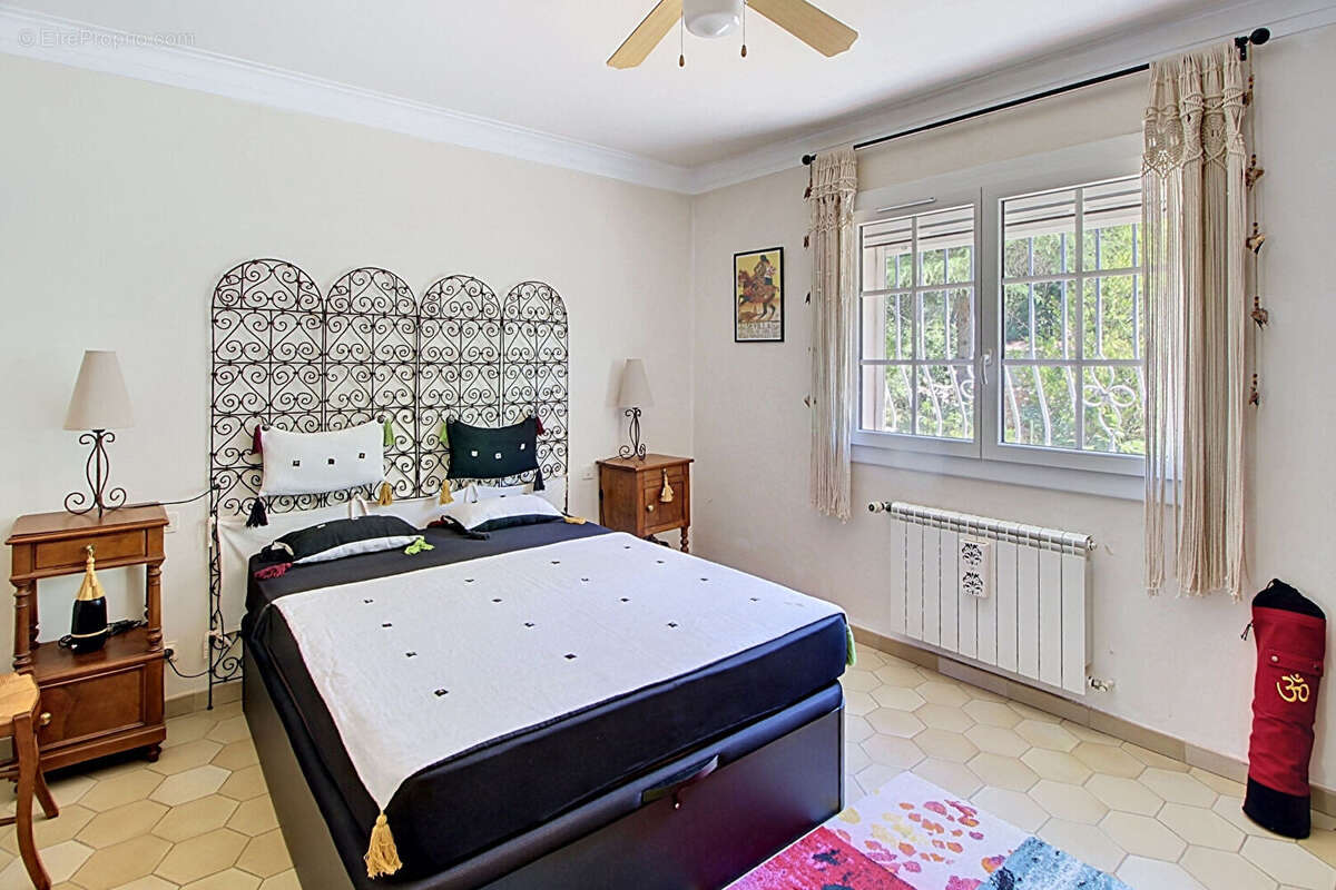 A VENDRE EN EXCLUSIVITE! Maison de plain-pied avec piscine et studio indépendant. - photo 8