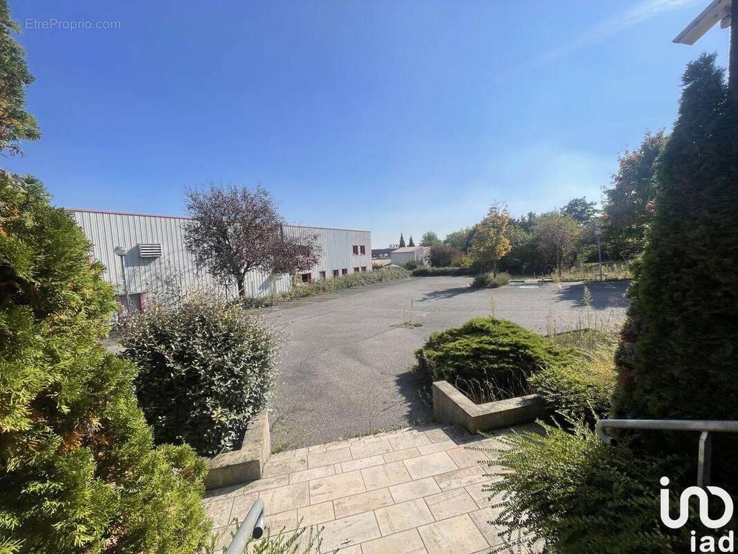 Photo 3 - Commerce à LINAS