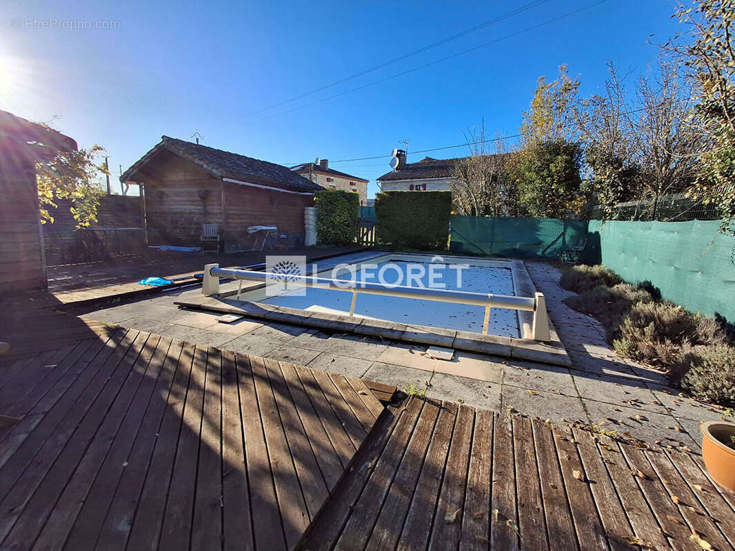 Maison à SAINT-BEAUZILE